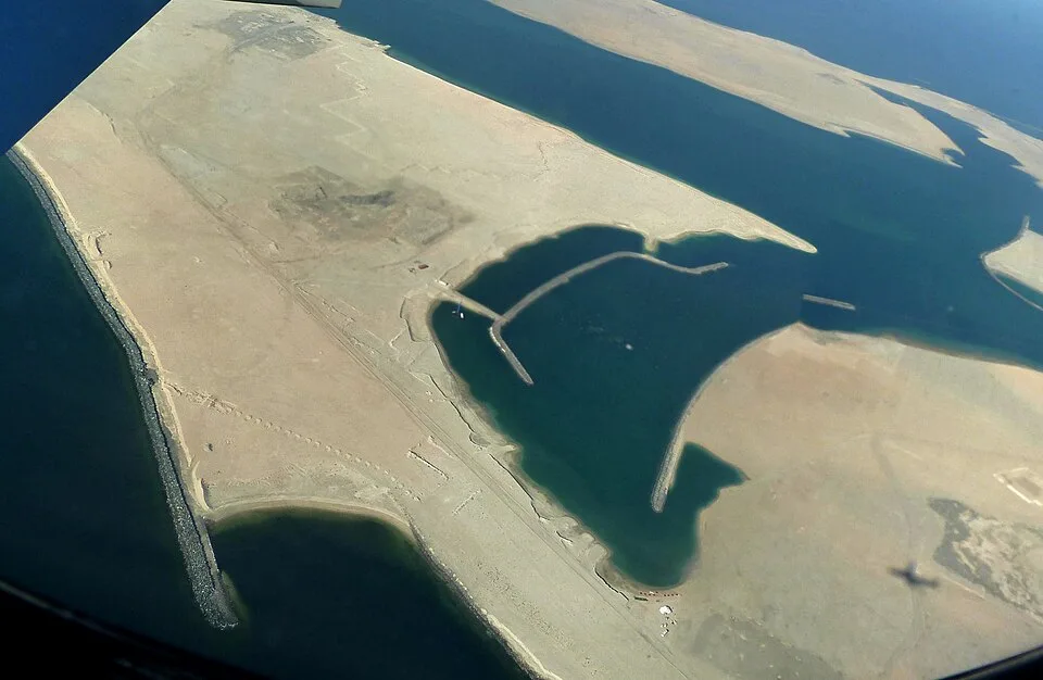 Archive aerial view of Deira Islands during construction; historical location imagery, not Flora Isle
